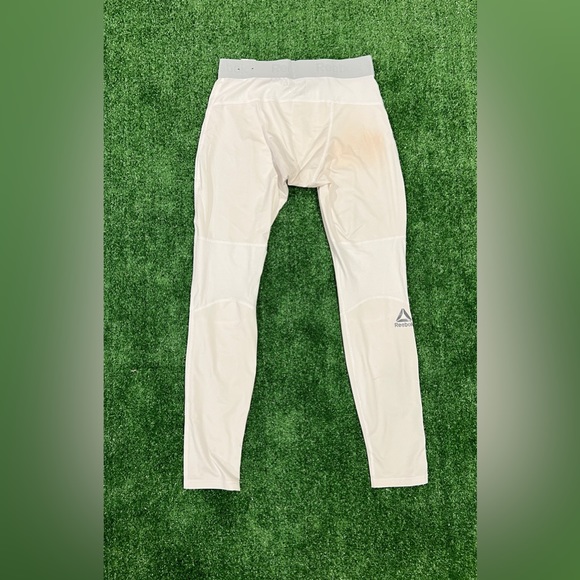 ⭐️ WHITE ATHLETIC LEGGINGS - Picture 4 of 5